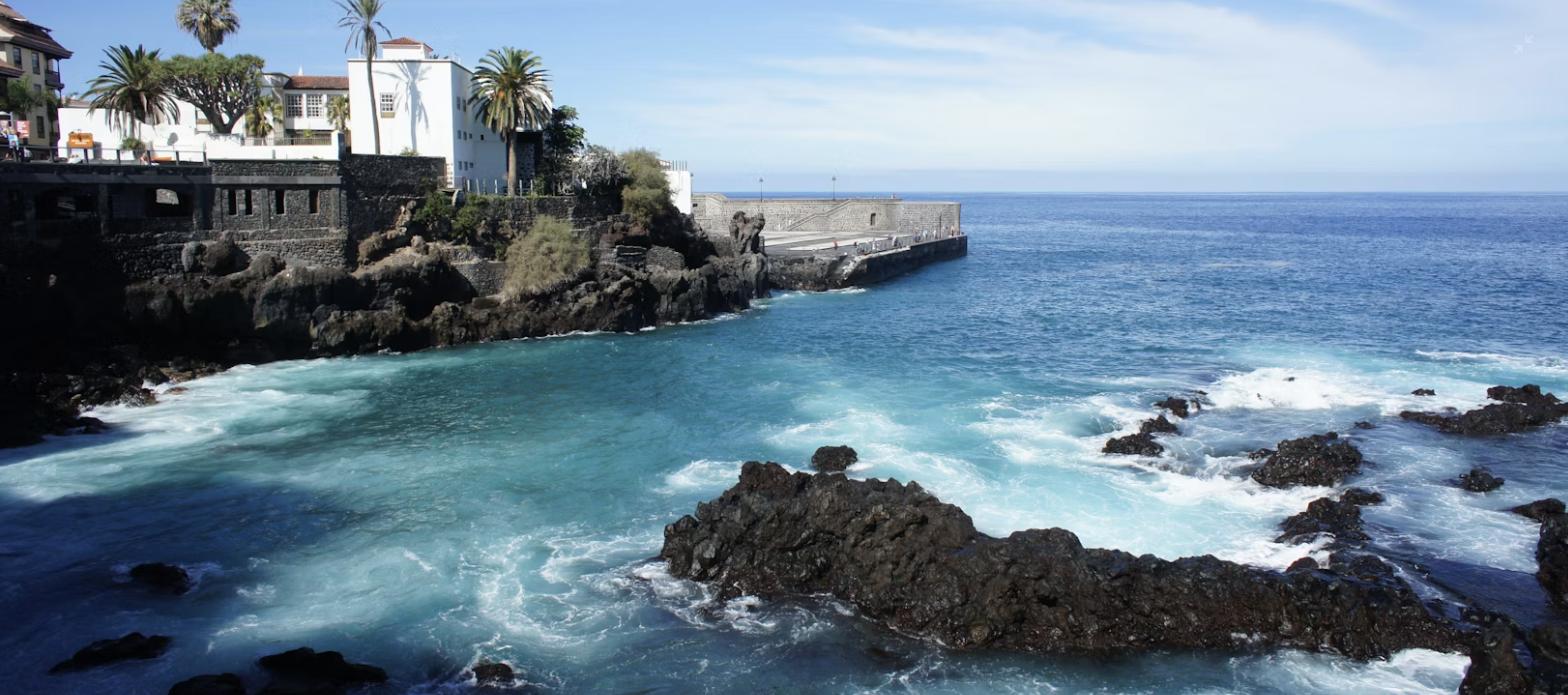 Vista de la costa de Puerto de la Cruz, Tenerife